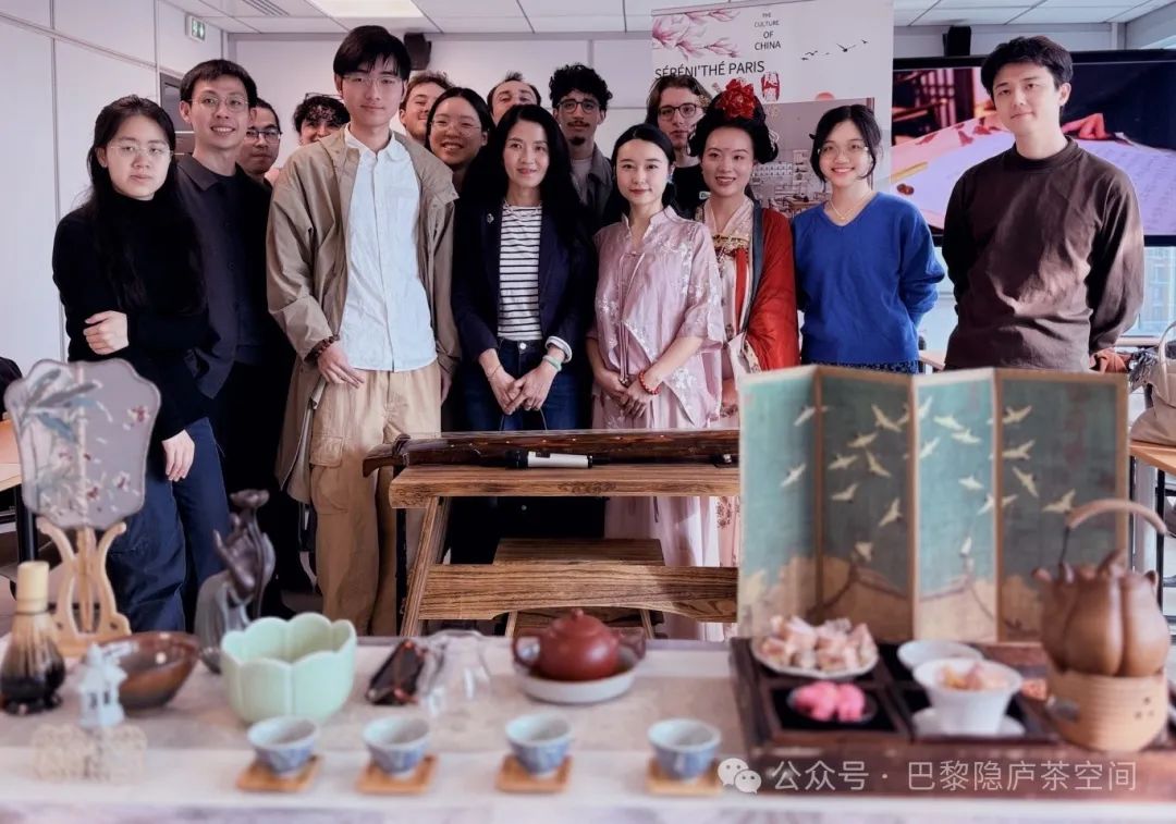 Lire la suite à propos de l’article Explosion ! Le banquet culturel « Réunion autour du feu pour préparer le thé » organisé par l&rsquo;ESCP Business School a séduit tous les étudiants des écoles de commerce du monde entier avec la culture traditionnelle chinoise.